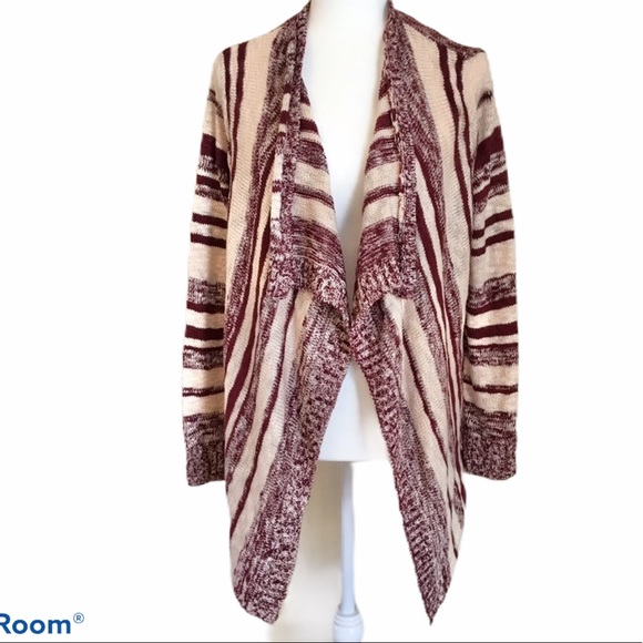 Charlotte Russe Cream/Maroon Cardigan Size M - Picture 1 of 7